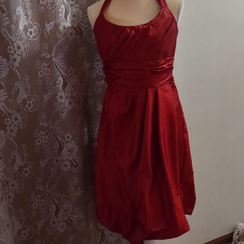 David's‎ Bridal Women's size 10 red halter formal dress gathered bodice
